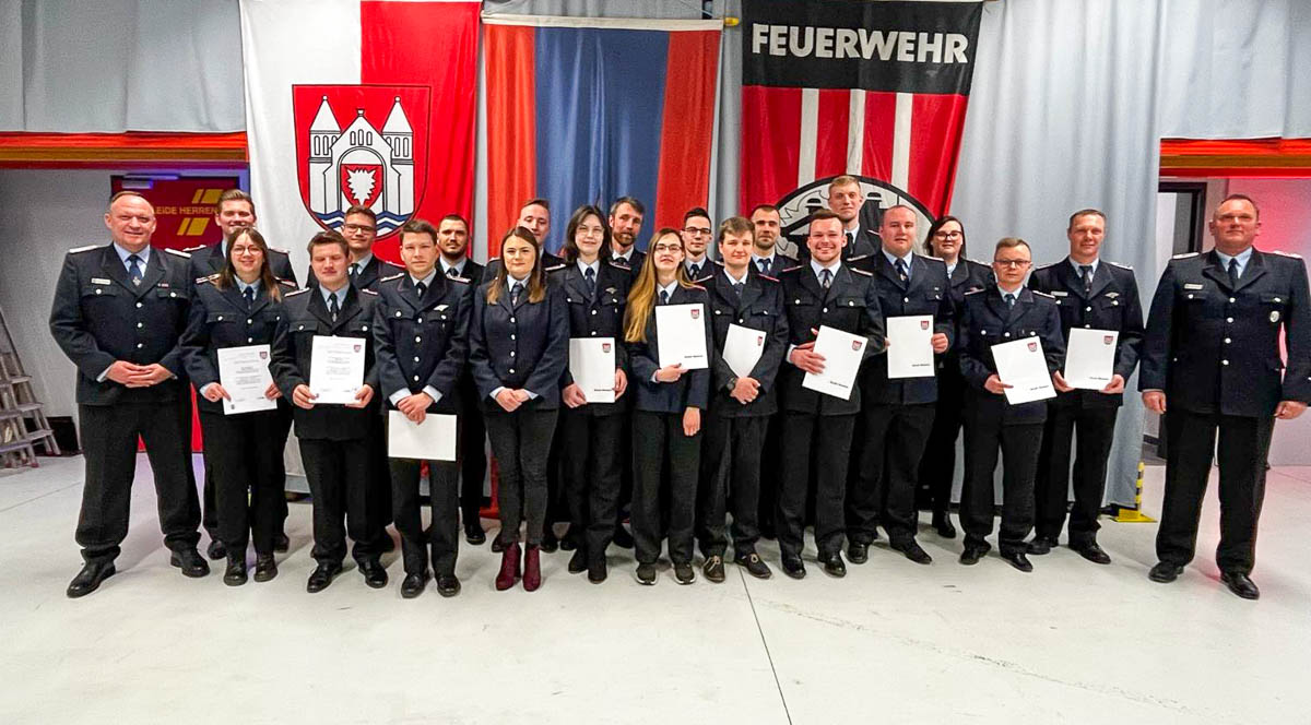 rintelnaktuell jhv ortsfeuerwehr unter der schaumburg versammlung 03 2024 pressefoto